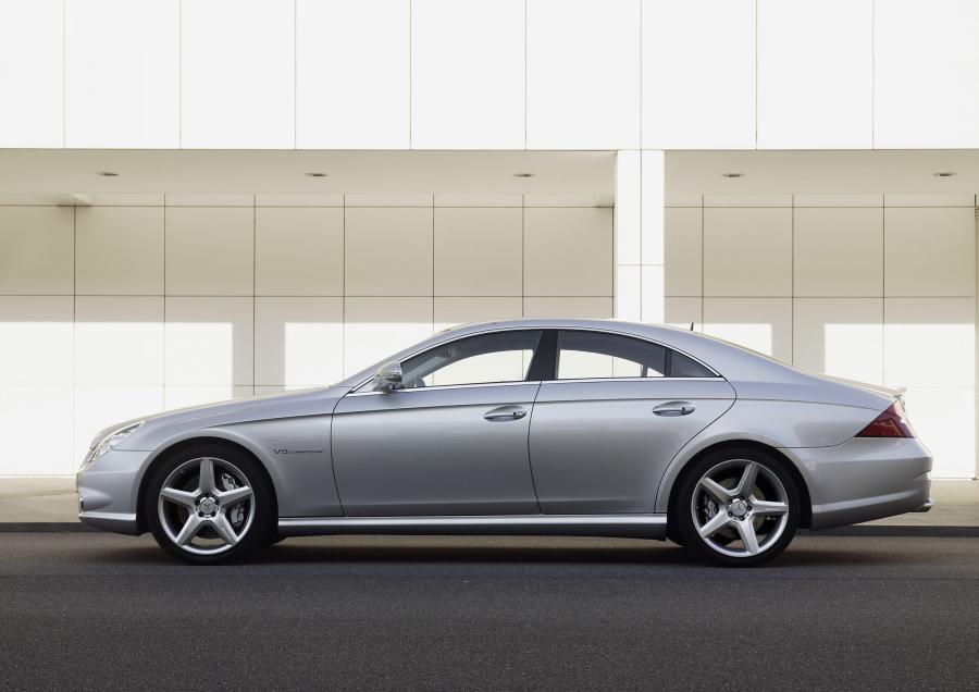  Mercedes-Benz CLS55 AMG 2005 года  (фото 22 из 40)